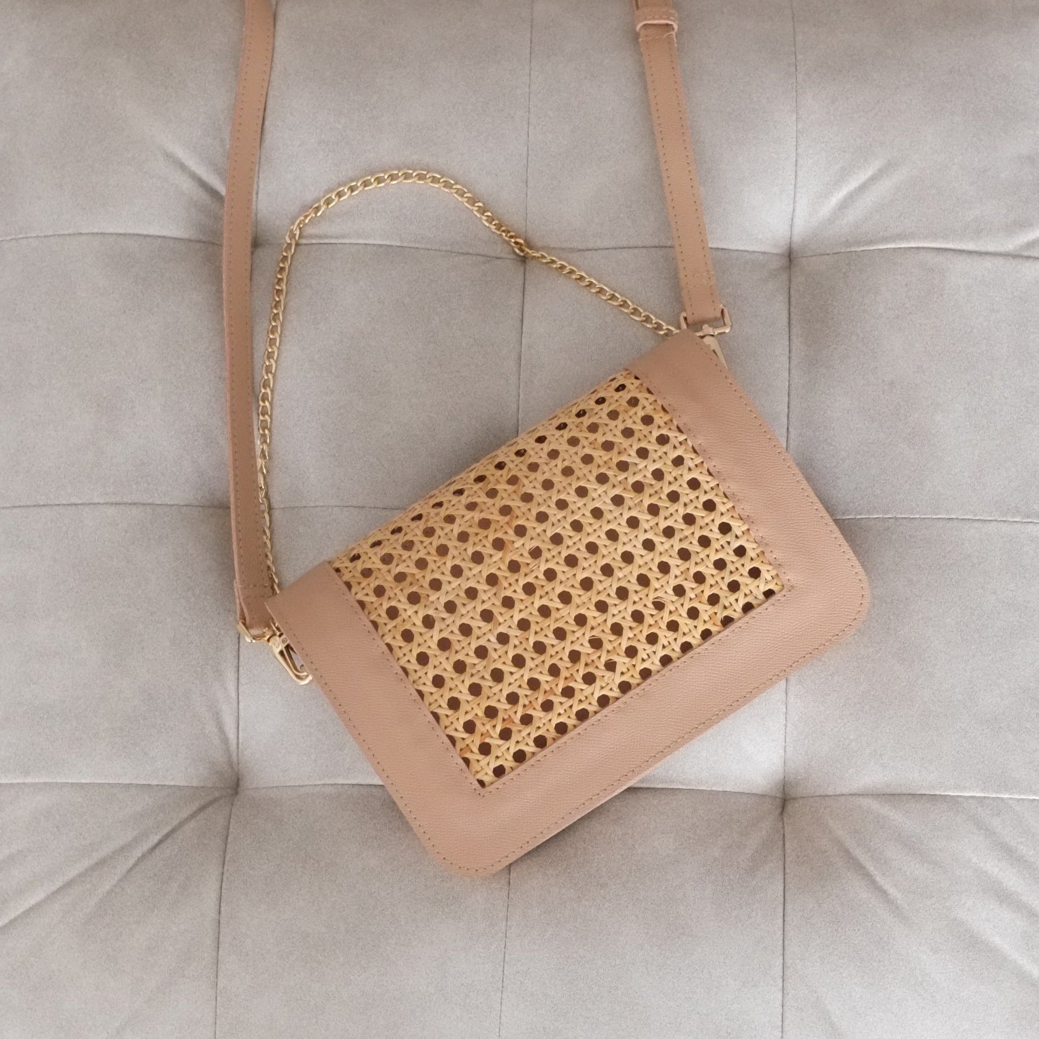 Designer Crossbody Messenger Bag For Women Fashionable, Luxurious &  Versatile Handbag For Men And Women From Bagbags886, $59.4 | DHgate.Com